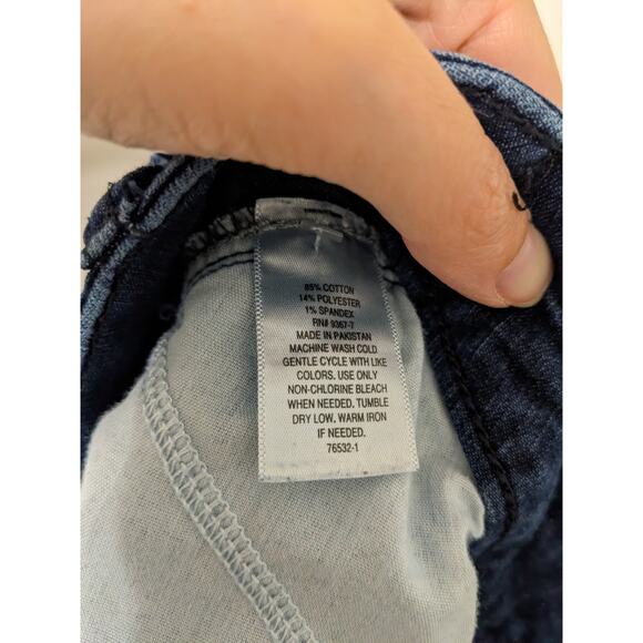 St. John Bay Women High Rise Bermuda Button Closer Blue Denim Short Size 22W - Picture 4 of 4